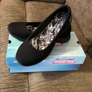 Skechers Women's Microburst One up Fashion Sneaker, size 10W